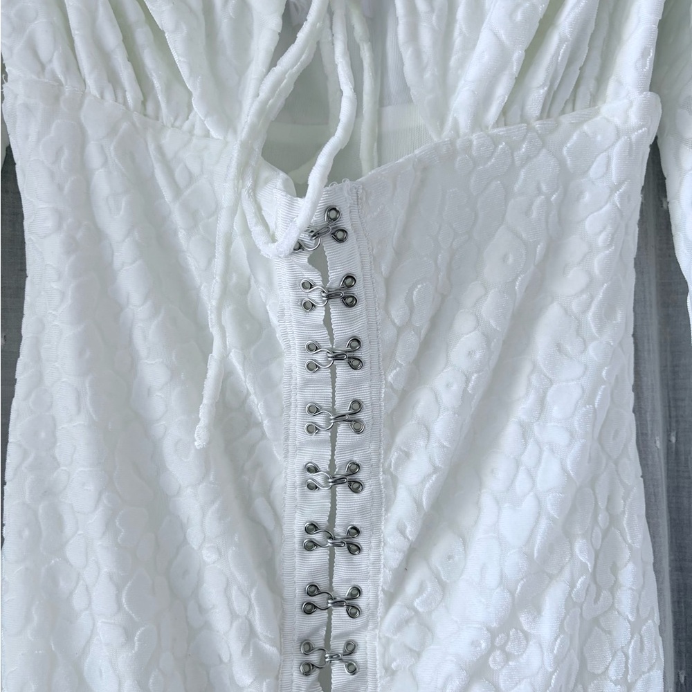 Princess Polly Cream Bodycon Dress with Bishop Sleeves - Picture 2 of 6